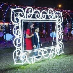 7' 2D Photo Frame - Photo Op Display -Christmas Decor Sale 2d 11011 l