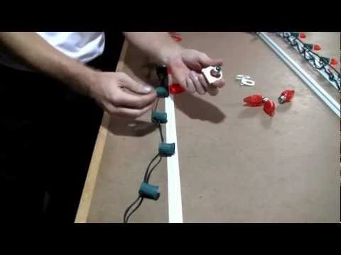 Christmas Designers C7 Brown Clip For Lite Clip Strip - Bag Of 100 4 Christmas Designers C7 Brown Clip For Lite Clip Strip - Bag Of 100 - Image 2