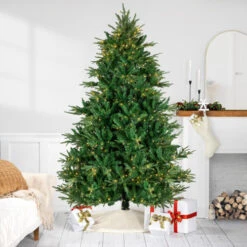 Northlight Real Touch™? Pre-Lit Full Juniper Pine Artificial Christmas Tree - 7.5' - Warm White LED