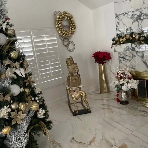 Northlight Vegas Gold 3-Finish Shatterproof Ball Christmas Wreath - 24-Inch, Unlit 6 Northlight Vegas Gold 3-Finish Shatterproof Ball Christmas Wreath - 24-Inch, Unlit - Image 4