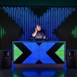 Twinkly Lightwall – App-controlled Backdrop Lightwall 12 Twinkly Lightwall – App-controlled Backdrop Lightwall -Christmas Decor Sale twdj1120stp lifestyle 06 2023